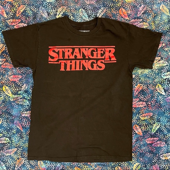 Netflix Stranger Things Logo Shirt Size Medium - Picture 1 of 3